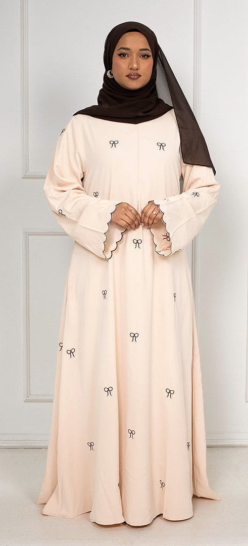 Safa Embroidered Bow Closed Abaya With Zip - Cream