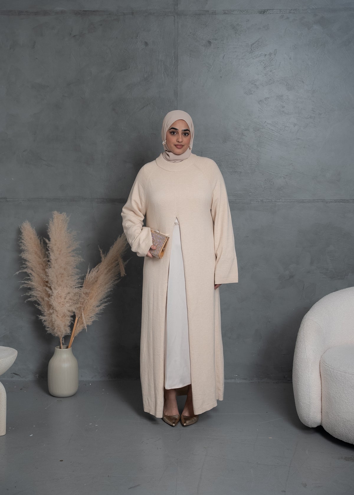 Amal Wool-Blend Slit-Front Abaya – Beige