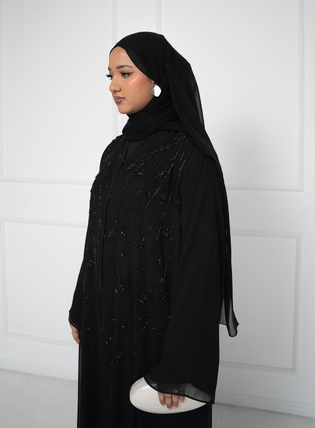 Luxury Beaded Closed Chiffon Statement Abaya - Black