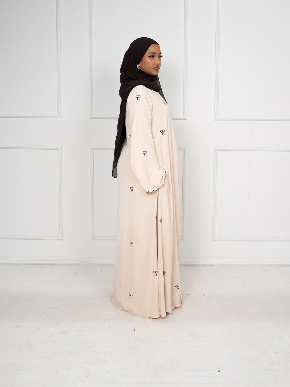 Safa Embroidered Bow Closed Abaya With Zip - Cream
